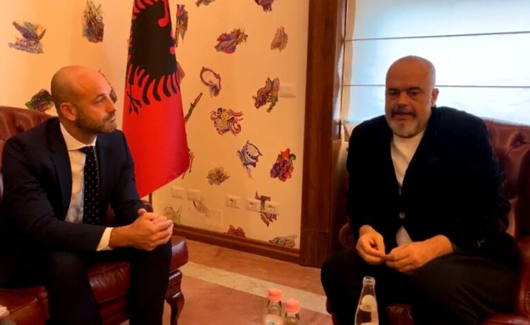 Rama: Banka e KiE-së akordon 500 mijë euro për Shqipërinë