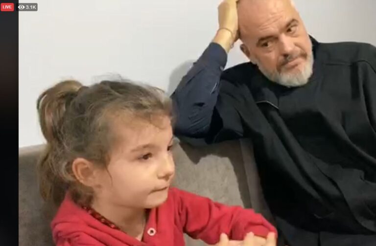 Biseda me vajzën e vogël, Rama: Djali im luan me forca të errëta