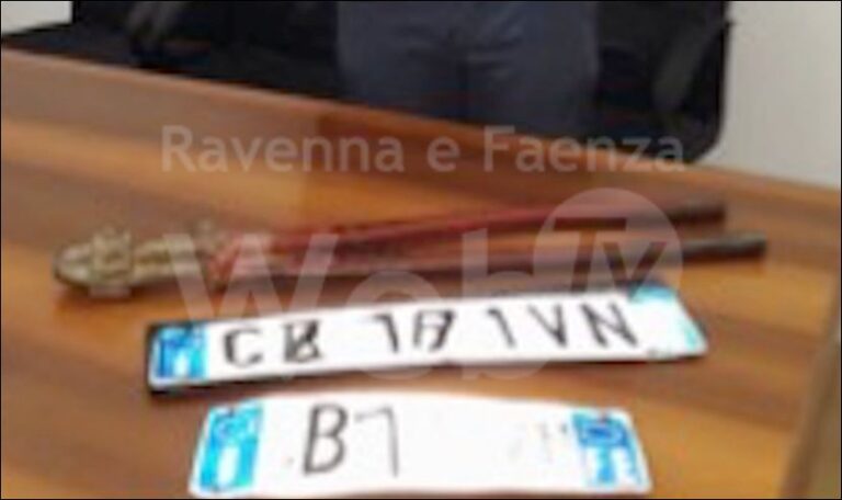 Falsifikonte targat e automjeteve në Itali, në pranga 21 vjeçari shqiptar