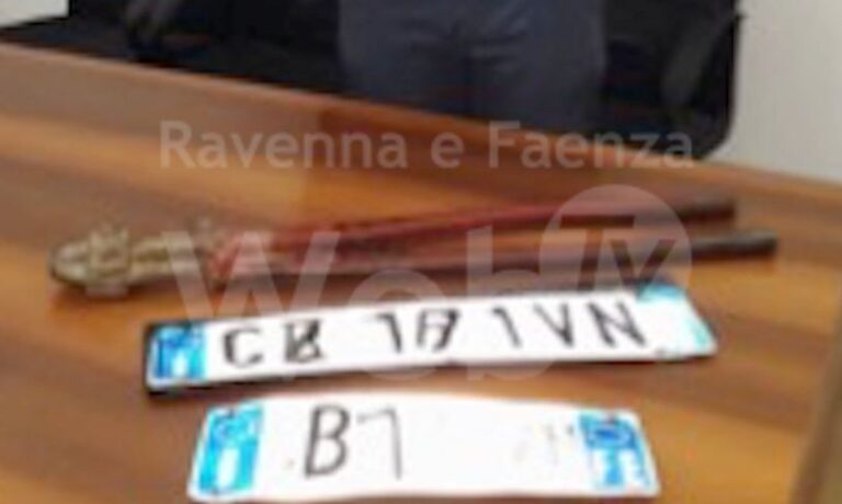 Falsifikonte targat e automjeteve në Itali, në pranga 21 vjeçari shqiptar