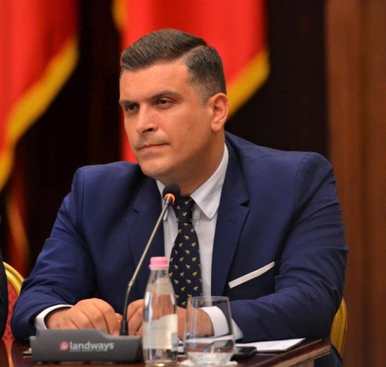 Tedi Blushi: Fëmijët e liruar nga kampi Al-Hawl, shumë shpejt do kthehen në Shqipëri