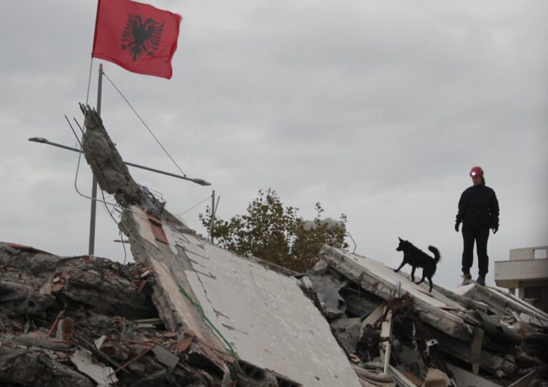 Në 29 vjetorin e protestave të studentëve nderohet “Fundjavë ndryshe” me titullin “Pishtari i humanizmit”