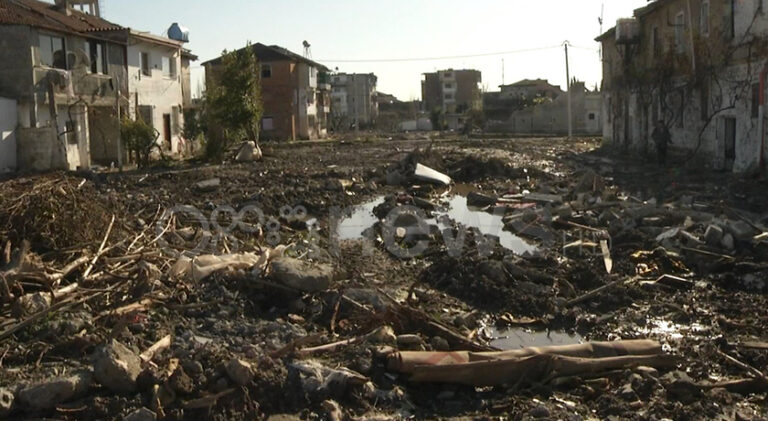 Tërmeti “than” Thumanën, qyteza e vajit mbetet pa banorë