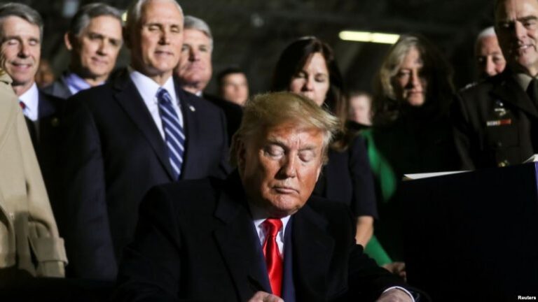 Trump nënshkruan ligjin për krijimin e Forcës Hapësinore