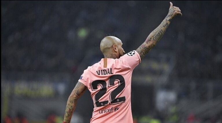 Vidal mendon seriozisht largimin nga Barcelona, Interi qëndron në pritje