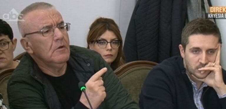 Ylli Rakipi i kthehet deputetëve të PS-së: Ndoshta kënaqeni kur Rama vishet si profeti Muhabed