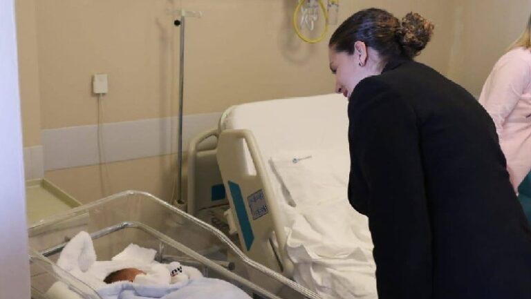 Forcat Ushtarake Shqiptare mirëpresin anëtarin më të ri, vjen në jetë Arbri