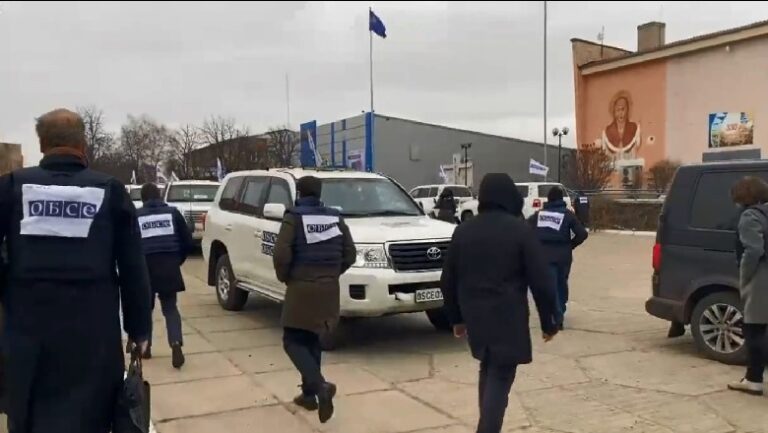 Rama në zonën e “nxehtë”, Endri Fuga me jelek anti-plumb (VIDEO)