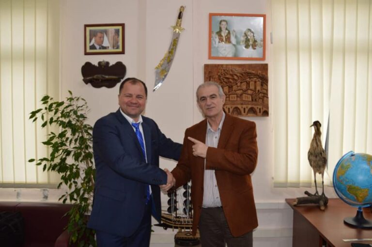 Lirohet nga detyra Kaçorri, Maliqi: KÇK e Ramës do drejtorë vegla, burgjet drejt degradimit total