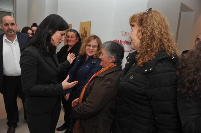 ”Lirohen” për disa orë gratë e dënuara, Gjonaj i dërgon tek Kryeministria