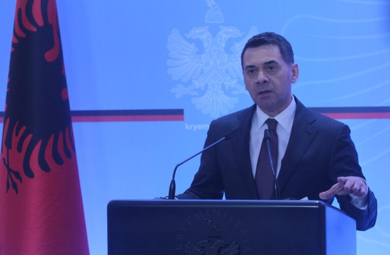 Arben Ahmetaj: Do të ndërtojmë qyteza për banorët e dëmtuar nga tërmeti