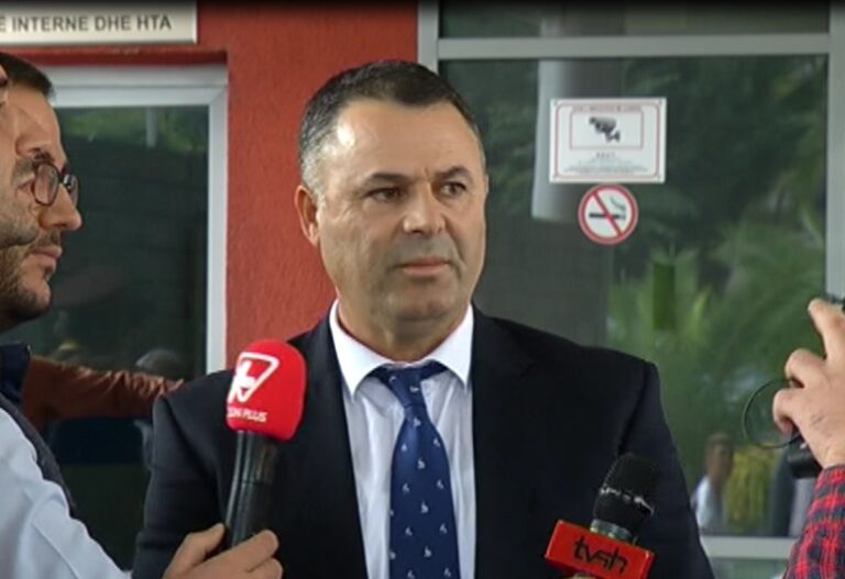 Asllan Dogjani merr mandatin e deputetit, pasi Këlliçi e dorëzon