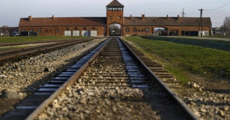 Aushvic, rikthim tek “Portat e Ferrit”