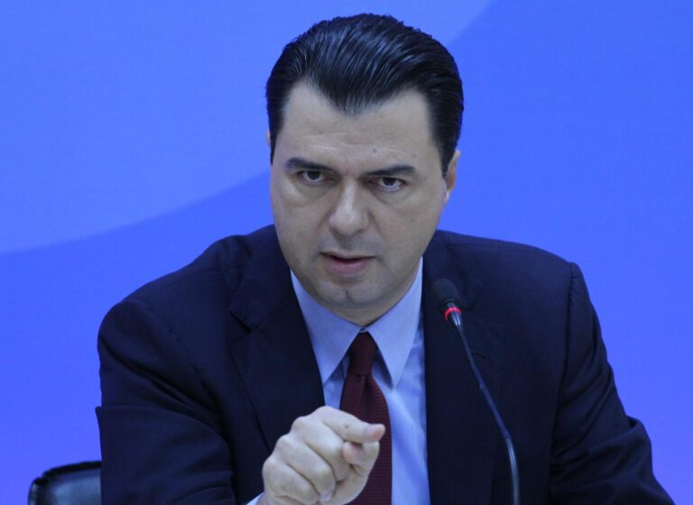 Basha: Ekonomia në kolaps, vetëm biznesi i Ramës me oligarkët është fuqizuar