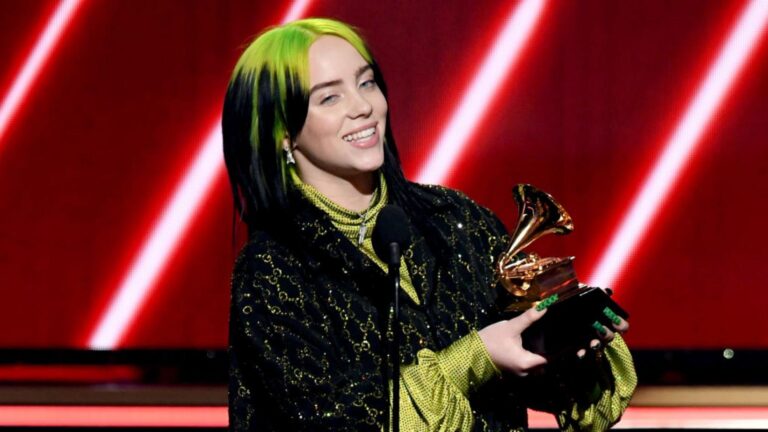 Billie Eilish tregon pse vishet gjithnjë me të gjera