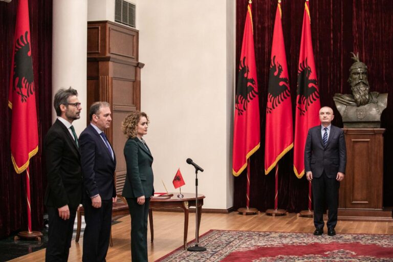 Anëtarja e SPAK, Doloreza Musabelliu betohet para Presidentit