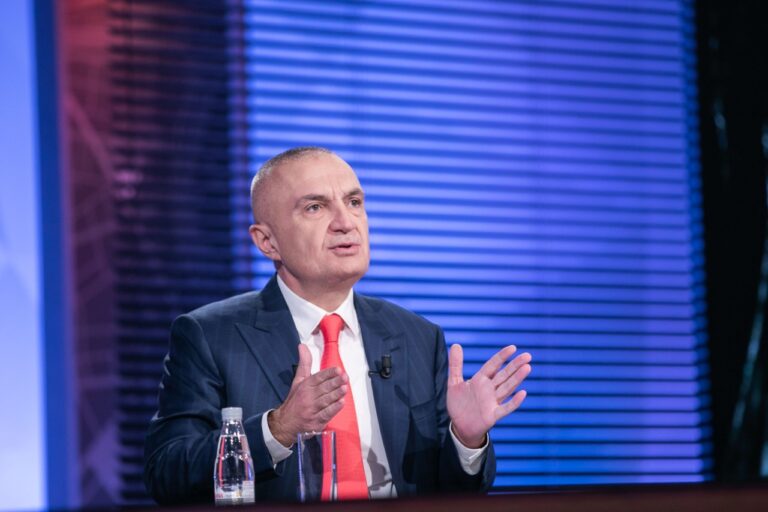 Presidenti Meta: Kriza politike po dëmton ekonominë, duhet urgjentisht dialog