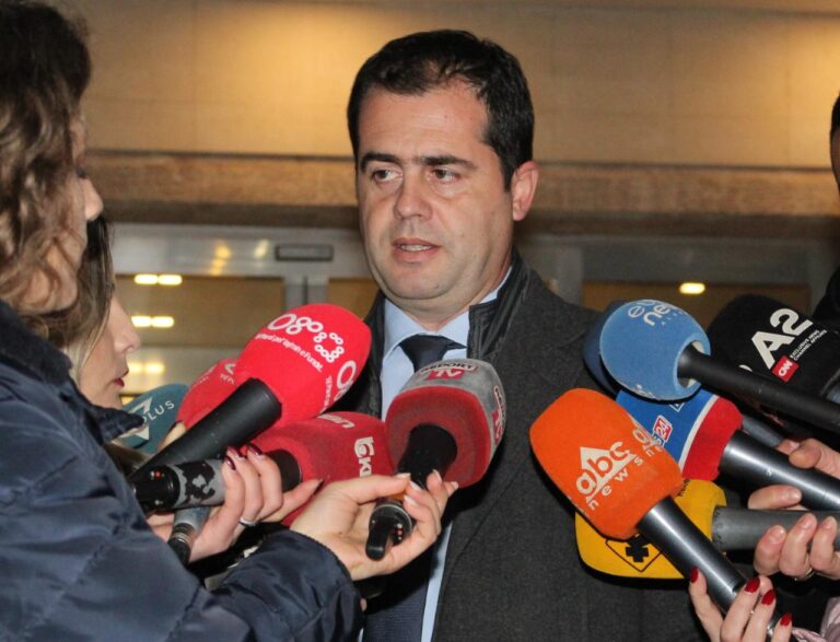 Sistemi Zgjedhor/ Bylykbashi: PD e hapur për çdo propozim, Gjiknuri nuk mbështeti asnjë nga ato të Rudina Hajdarit
