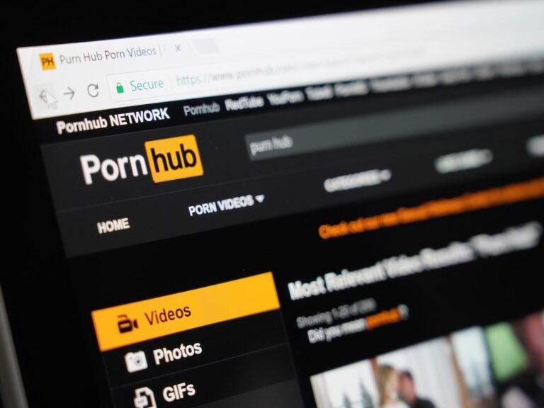 Pornhub hidhet në gjyq sepse videot…