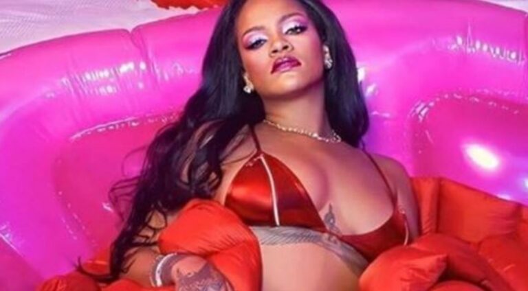 Rihanna ndez rrjetin me të brendshme dhe përgatitet për San Valentino