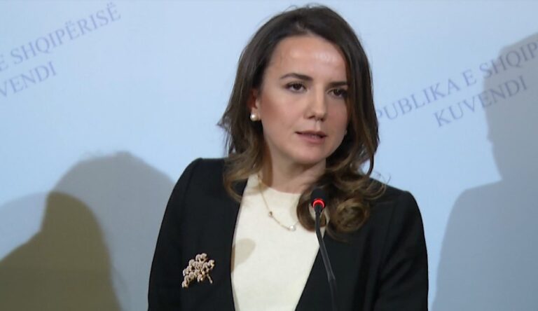 “Nga nesër do ndihmoj 5 familje në ditë”, Rudina Hajdari mesazh të rëndësishëm: Më shkruani në inbox, nëse…