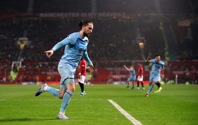 United pëson një humbje të turpshme ndaj Burnley-it (VIDEO)