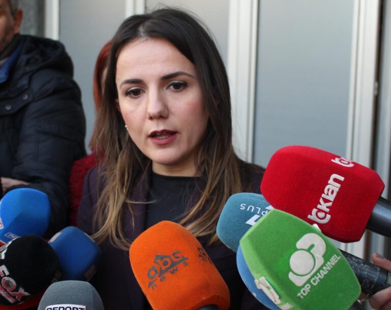 Pjesë e tryezës, Hajdari: Çdo grua duhet të shkojë përtej interesave të pushtetit