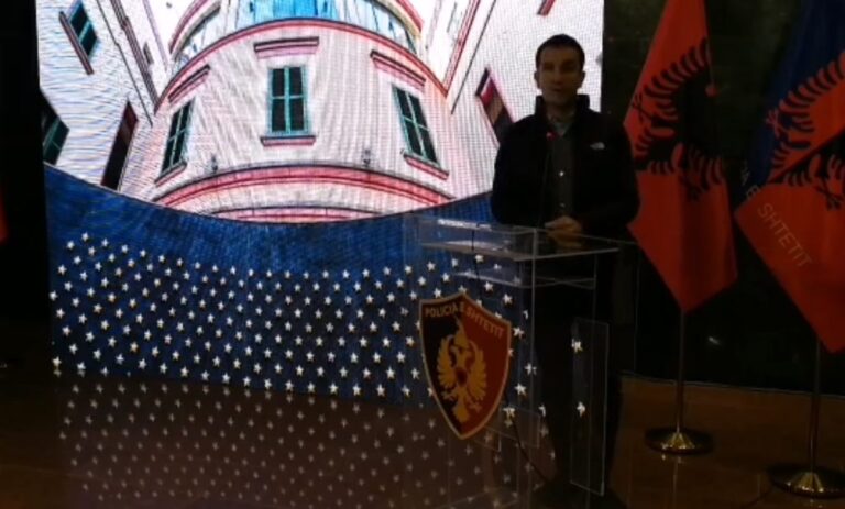 Veliaj në krah të familjeve të policëve të vrarë: Jo kulturë të gjobvënies por heronj që punojnë me ndershmëri