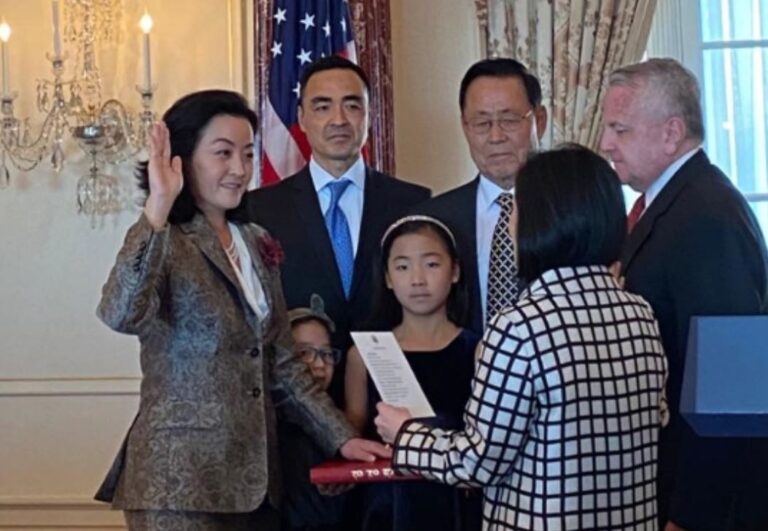 Yuri Kim bën betimin si ambasadore e SHBA në Shqipëri