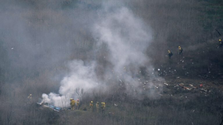Momenti tronditës kur rrëzohet helikopteri i Bryant, rrotullohet disa herë në ajër dhe… (VIDEO)