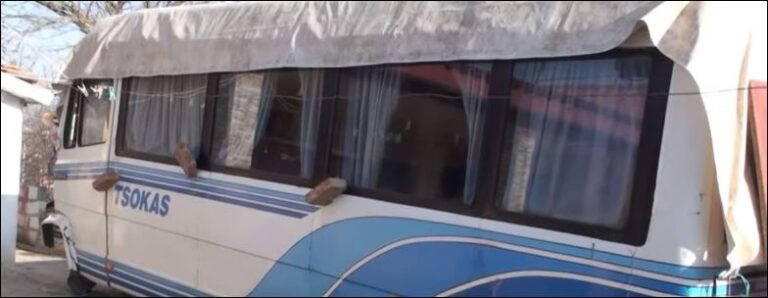 Tërmeti iu shkatërroi banesën, familja e ish-policit invalid në Bubq jeton në autobus