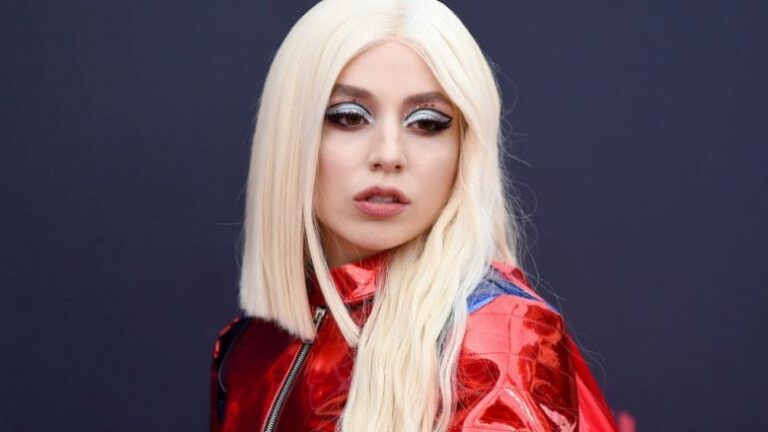 “Isha thjesht një vajzë shqiptare që erdha në Amerikë me asgjë, përveç rrobave në trup”, Ava Max jep mesazhin motivues për fansat