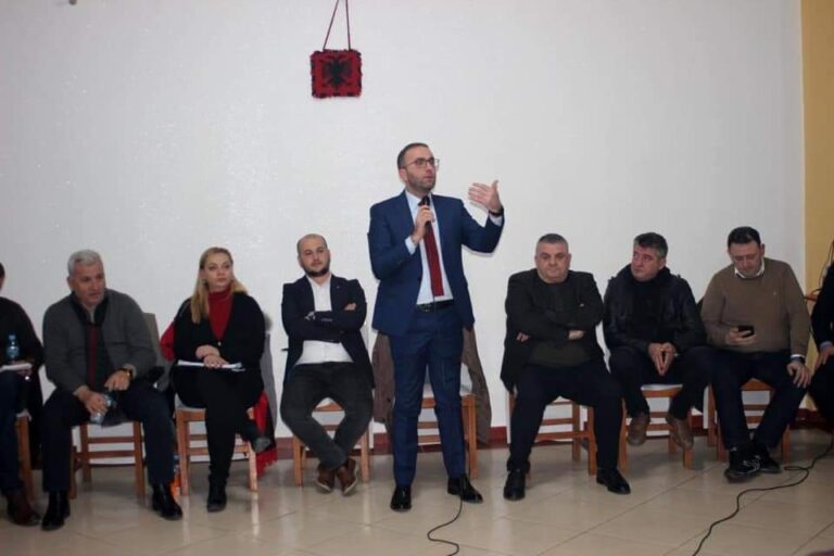 ”Babani hajdut i certifikuar”, Bardhi: I rikthehemi protestave, nuk tërhiqemi