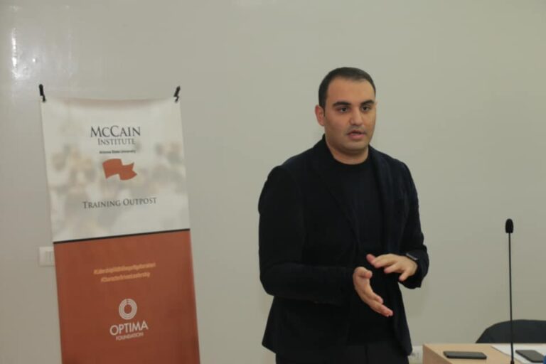 Këlliçi me studentët e “McCain Institute”: Shqipëria ka nevojë për një model dhe lidership tjetër për të rinjtë