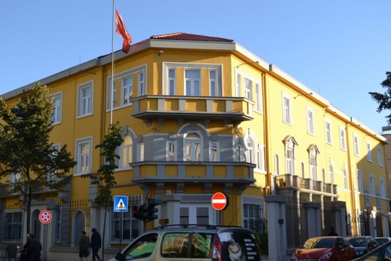 Rishikohen licencat universitare, Ministria cakton rregulla të reja