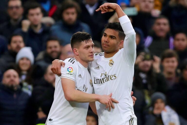 Reali mund me përmbysje Sevilla-n, Casemiro bën sulmuesin me dopietë (VIDEO)