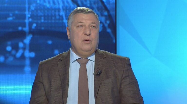 Civici: Dëshira për tu larguar ka marrë përmasat e një epidemie