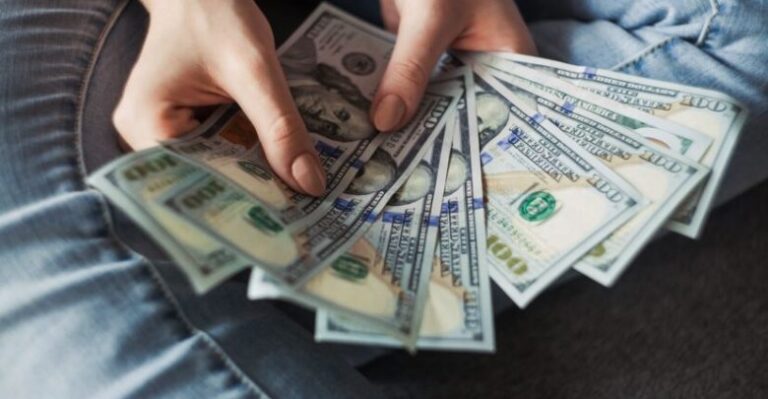 Blogeret dhe “influencuesit” e medias sociale paguhen 100 mijë dollarë për të fjetur me burra në Dubai (Dëshmitë VIP)