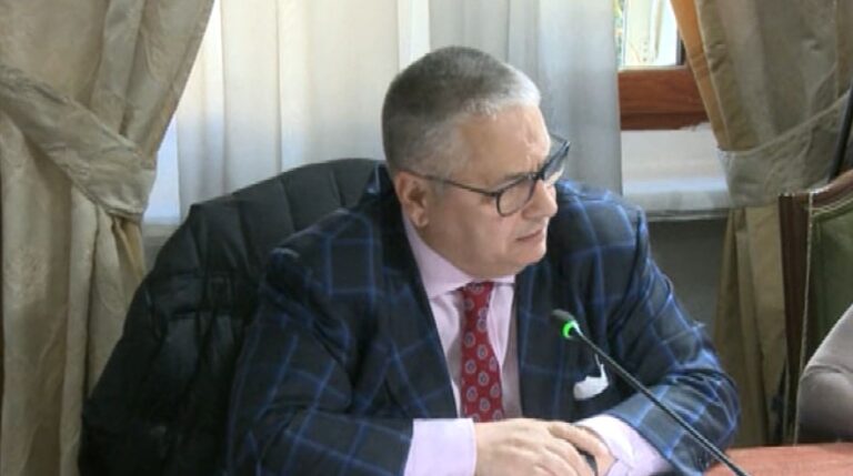 “Të shkrova, s’u përgjigje”, Namik Dokle mesazh prekës për Bashkim Finon: Shpirti im e parandjeu gjëmën