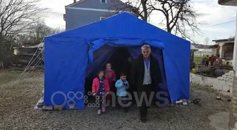 Në çadër me fëmijë të vegjël në temperatura minus, familja në Fushë Krujë kërkon dorën e shtetit