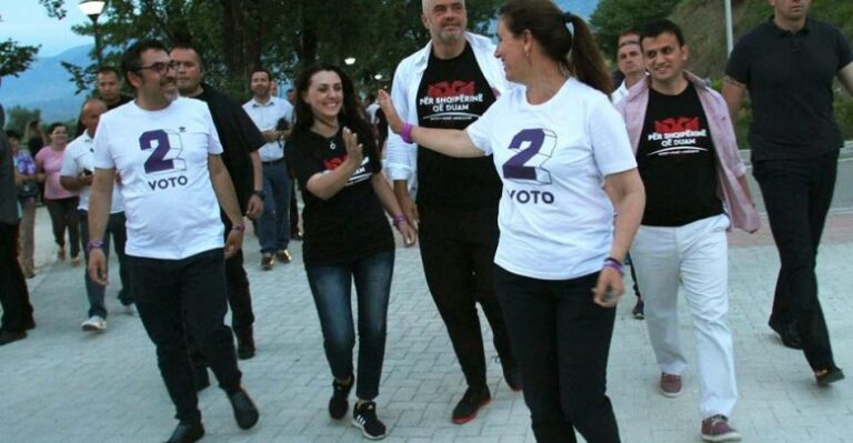 Farsë me zgjedhjet e PS-së/ Përplasjet mes Çuçit dhe Golemit mbajnë ”peng” kryetarin e ri
