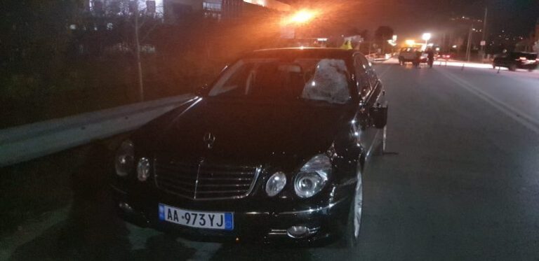 Goditi makinën e Policisë dhe ofendoi efektivët, arrestohet “piloti i rrugës”
