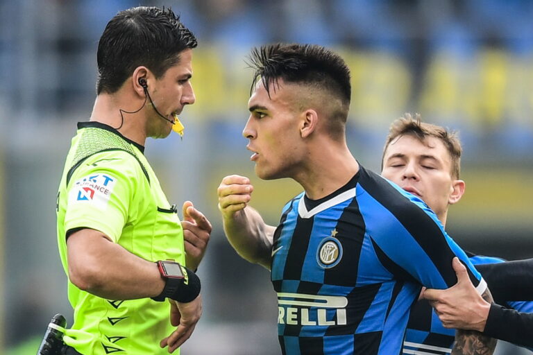 Kërcënoi arbitrin, Gjykata Sportive merr vendimin për Lautaro Martinezin