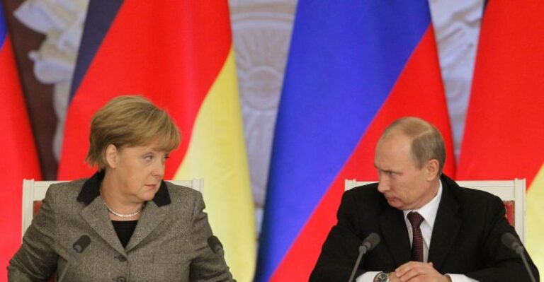 Në prag të një lufte? Putin fton Merkel për takim në Moskë