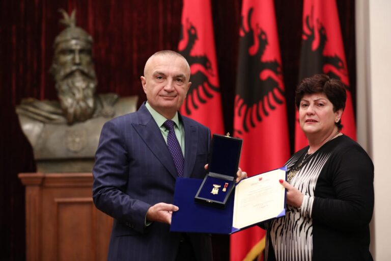 Presidenti Meta vlerëson Dëshmorin e Atdheut Hamit Dollani me “Dekoratën e Artë të Shqiponjës”