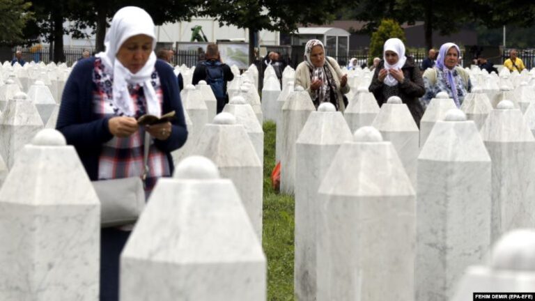 “Nënat e Srebrenicës” ngrenë padi kundër Holandës në Strasburg