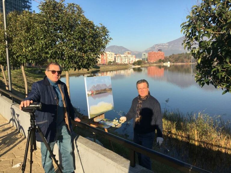 Piktori i talentuar Pashk Përvathi dhe gazetari Tom Thërçaj