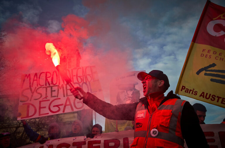 Greva më e gjatë në 51 vitet e fundit në Francë, protestat vijojnë