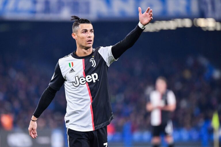 Ronaldo u shfaq i tërbuar në dhomat e zhveshjes pas humbjes ndaj Napolit