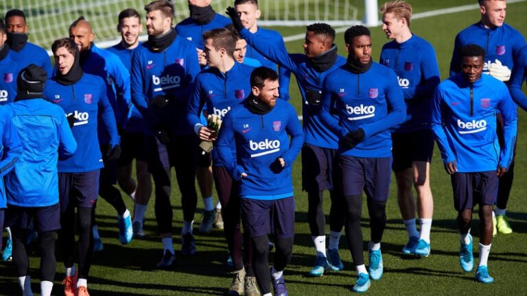 Shoferi ngatërron rrugën, shtyhet konferenca për shtyp te Barcelona